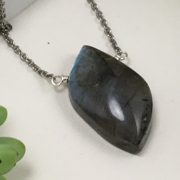 Labradorite Stone Wire wrapped on Silver Chain - Picture 5 of 11
